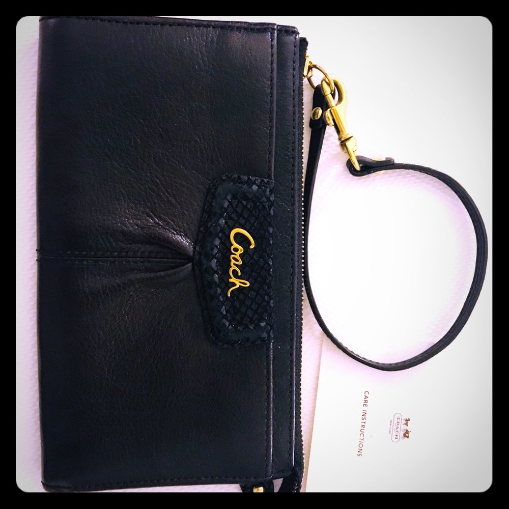 Black Coach Wallet/Wristlet